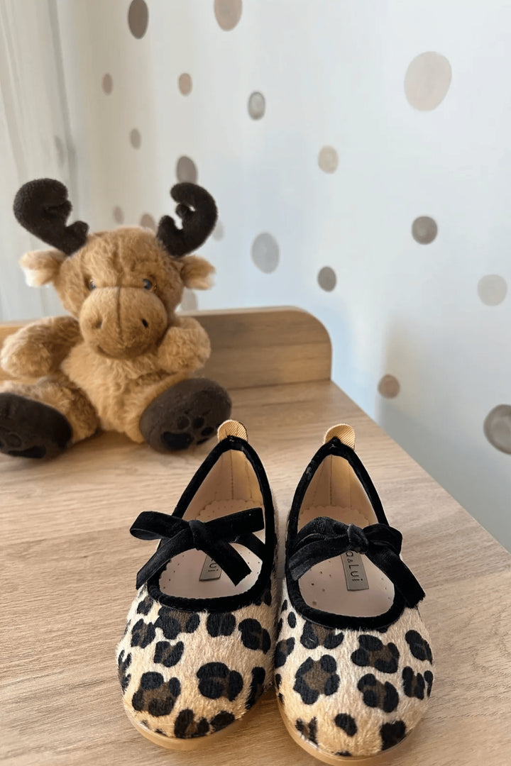 Leopar Desenli Kurdele Bantlı Babet Ayakkabı
