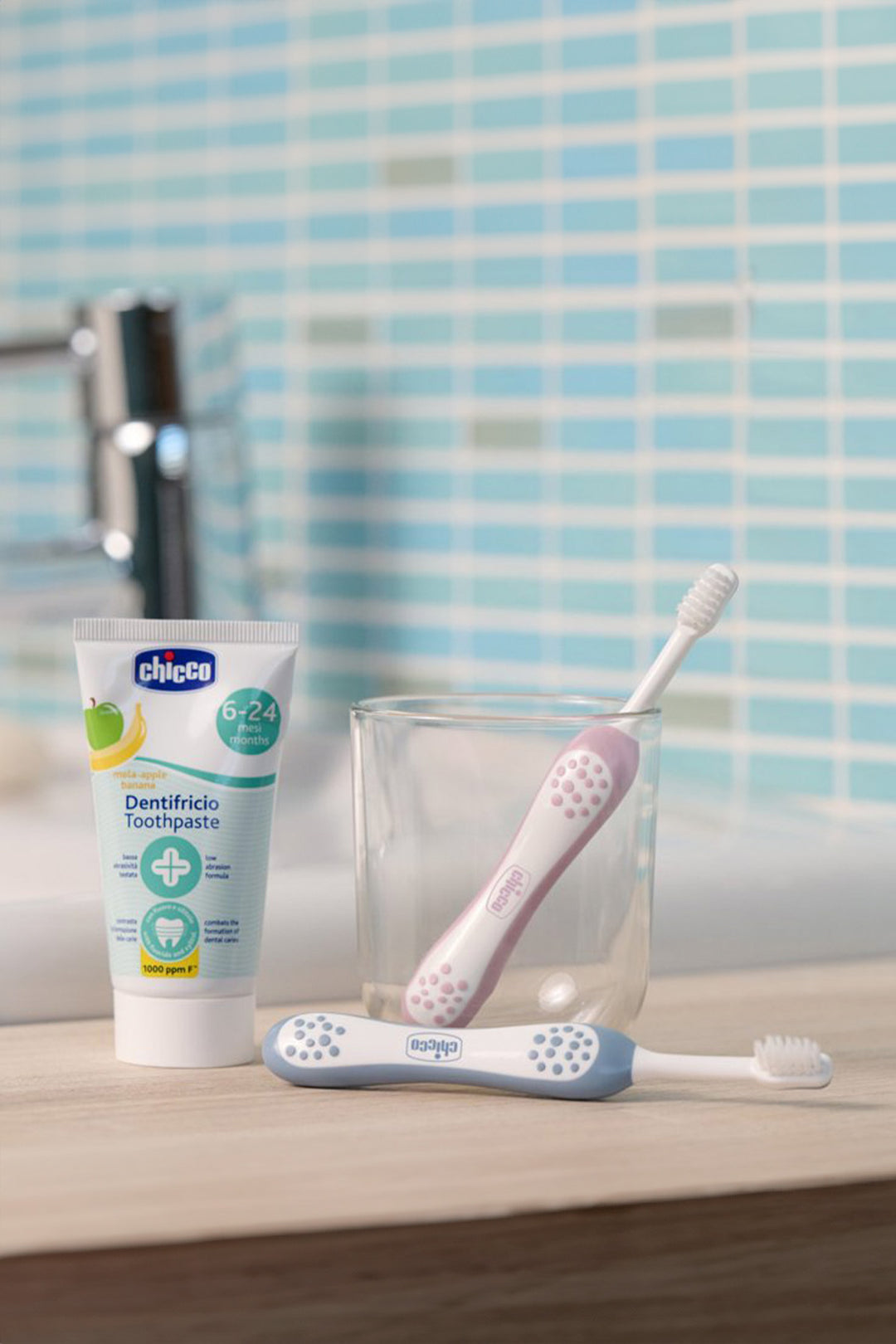 Chicco 6-36 Ay Süt Dişlerine Pembe Ultra Yumuşak Kıl Koruyucu Başlıklı Bebek Diş Fırçası