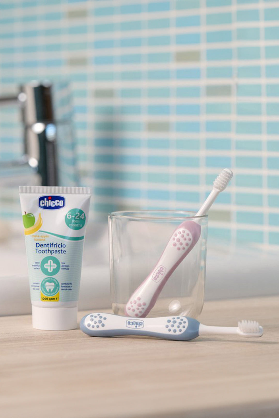 Chicco 6-36 Ay Süt Dişleri İçin Yumuşak Kıl Yapılı Koruyucu Başlıklı Bebek Diş Fırçası