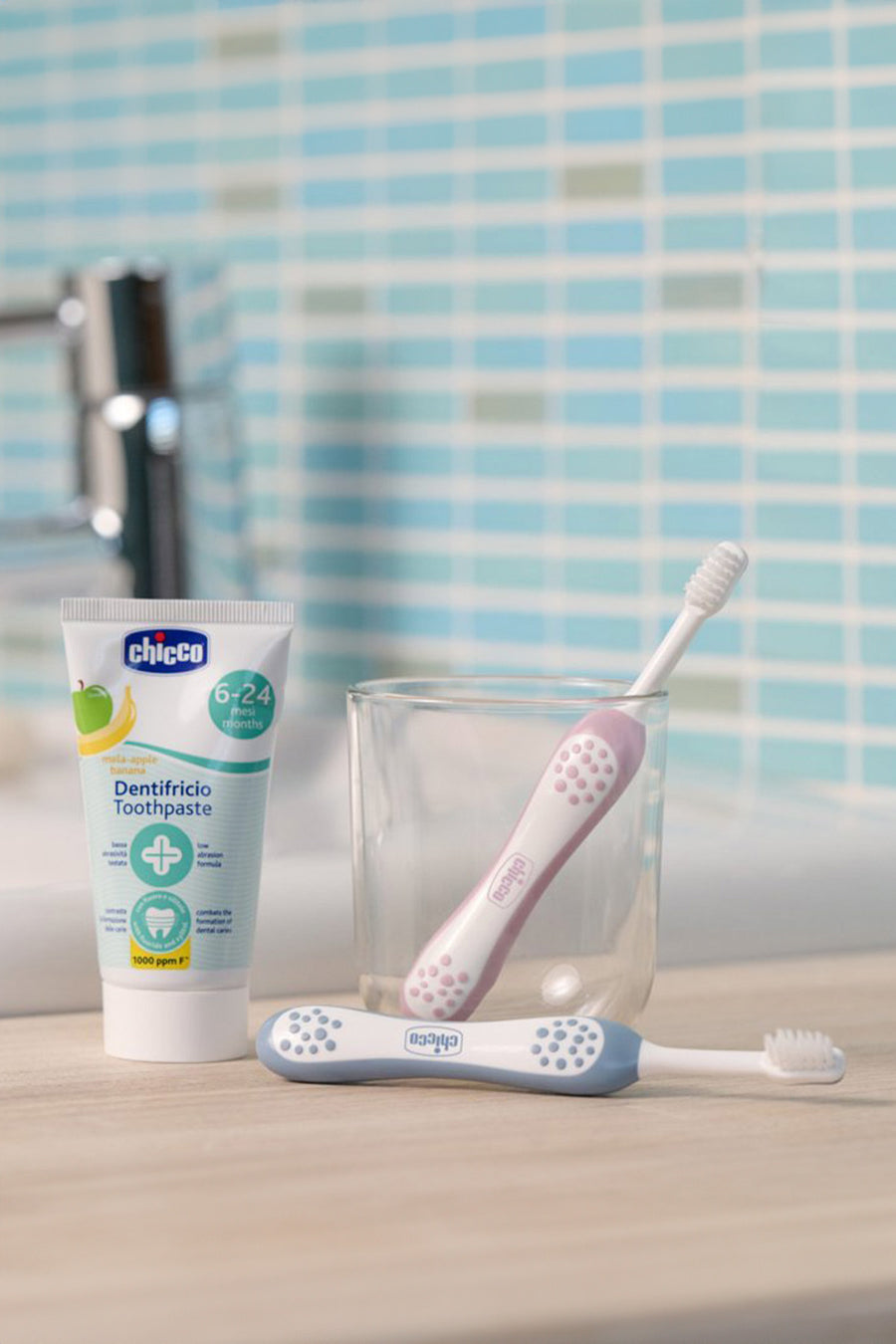 Chicco 6-36 Ay Süt Dişleri İçin Yumuşak Kıl Yapılı Koruyucu Başlıklı Bebek Diş Fırçası