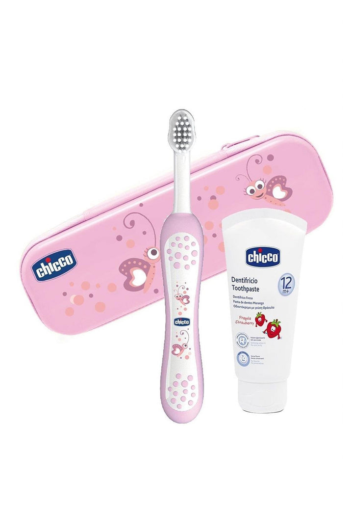 Chicco 12 Ay+Pembe Kutulu Diş Fırçası ve Çilek Aromalı Diş Macunu BPA İçermez Diş Fırçası