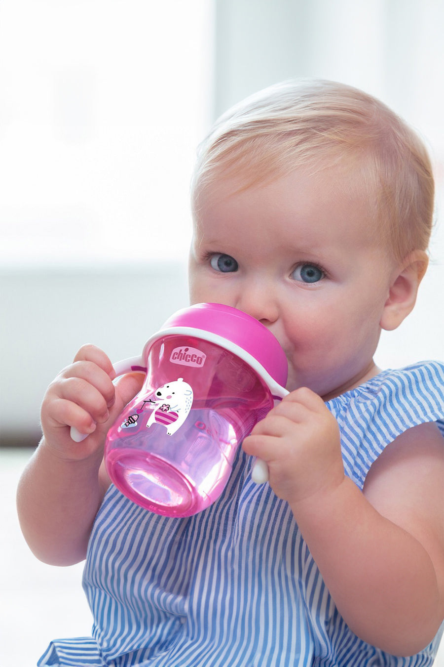 Chicco 6 Ay 200 ml Çift Saplı Damlatmaz Silikon Uçlu BPA İçermez  Desenli Bardak Biberon