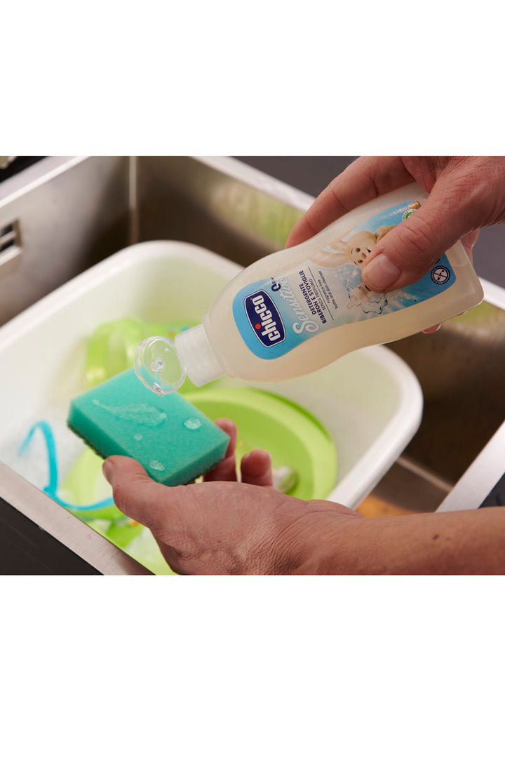 Chicco Sensitive Parfümsüz 0 Ay+ 300 ml Doğal Emzik Ve Beslenme Gereçleri Temizleyici