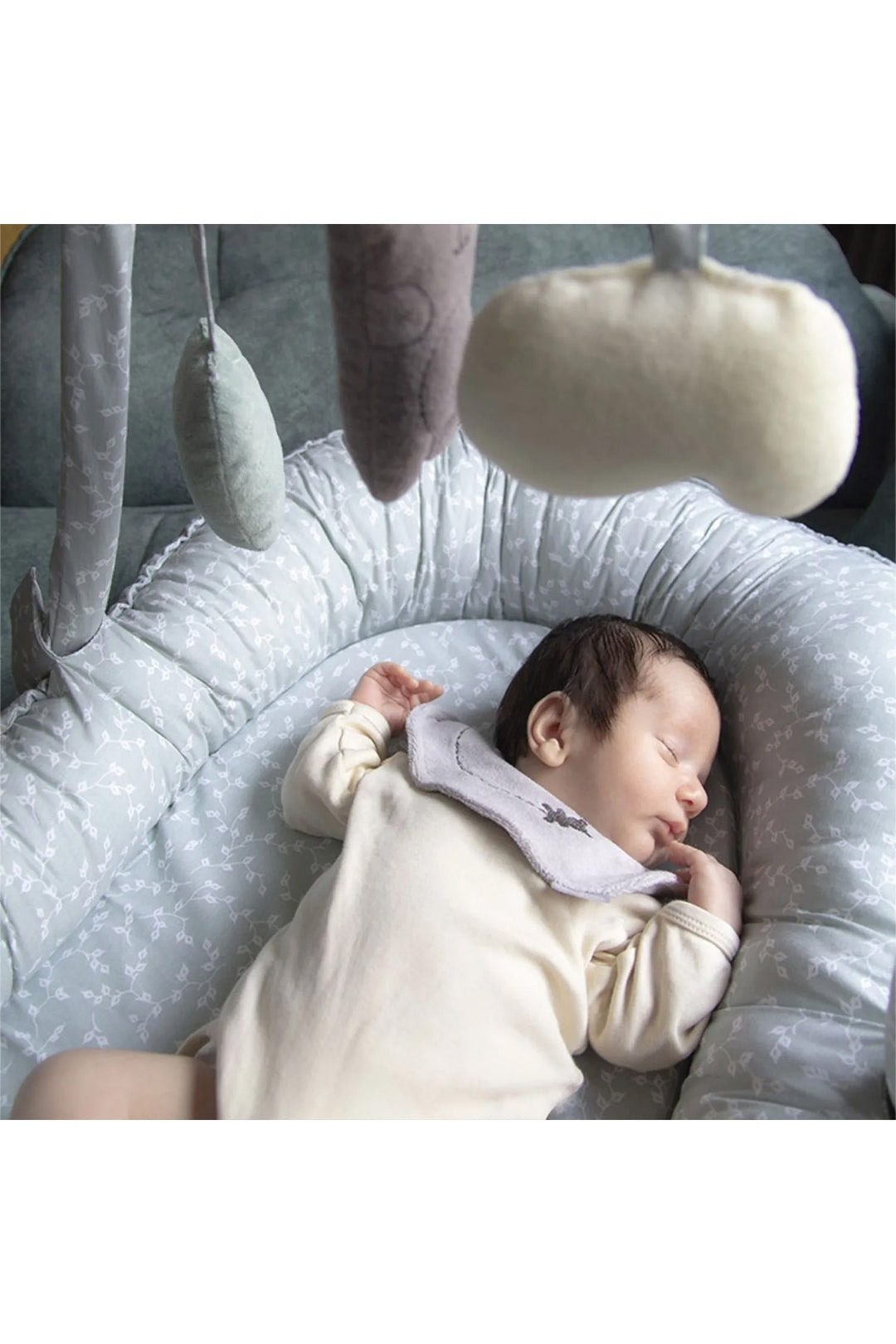 Babyjem Organik Kumaşlı Oyuncaklı Taşınabilir Konforlu ve Eğlenceli Anne Yanı Bebek Yatak