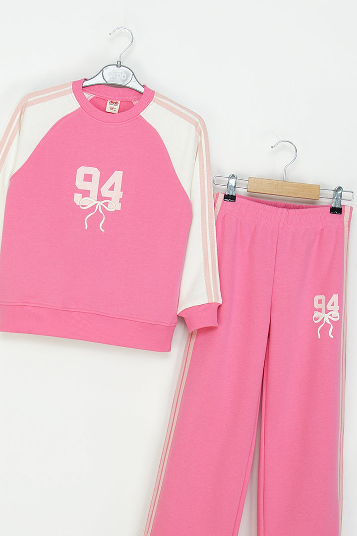 Kız Çocuk Şeritli Eşofman Takım 94 Baskılı Sweatshirt ve Geniş Paça Eşofman Altı