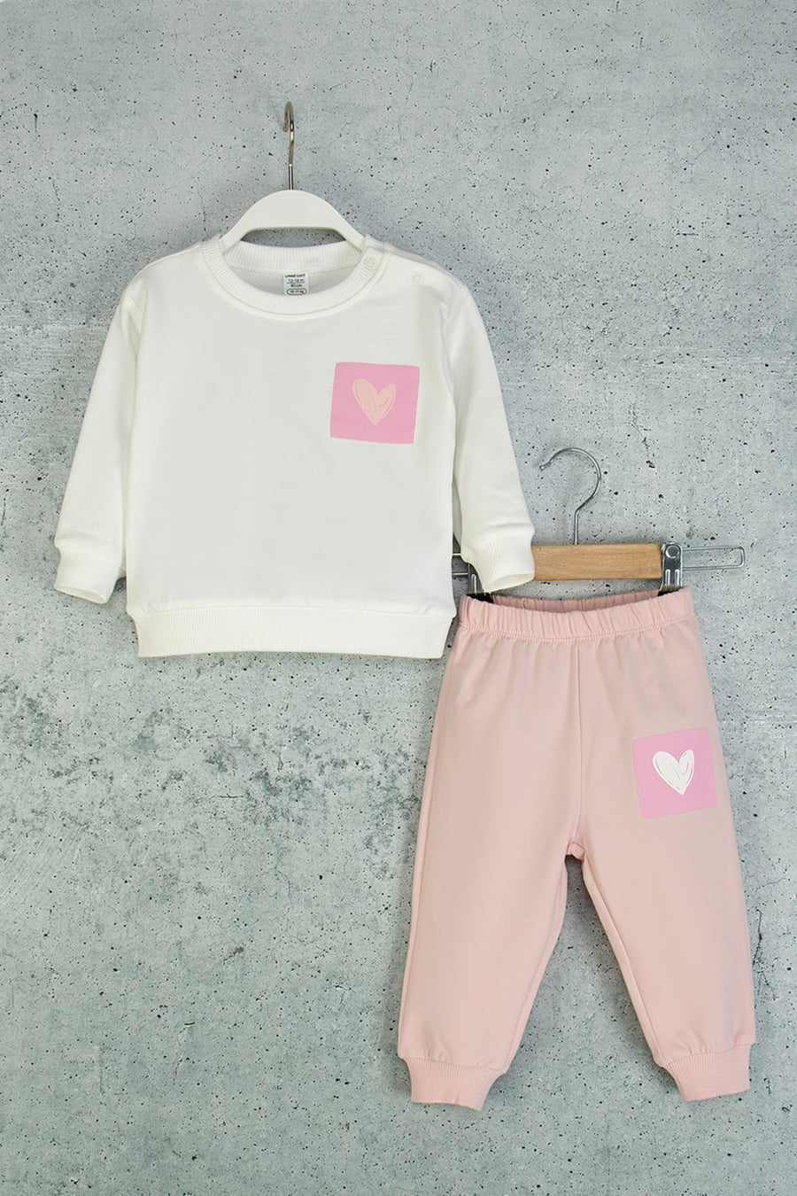 Kız Bebek Kalpli Eşofman Takım Desenli Sweatshirt ve Beli Lastikli Alt