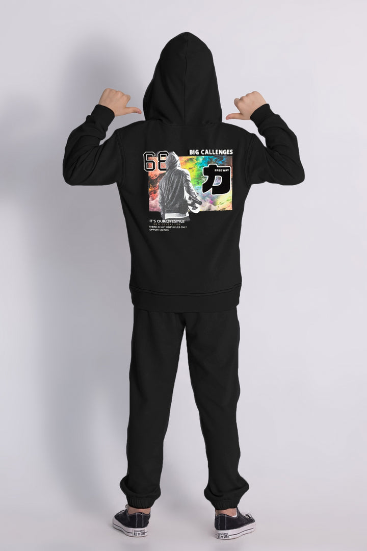 Erkek Çocuk Kapüşonlu Eşofman Takımı Ön ve Sırt Baskılı Cepli Rahat Kalıp