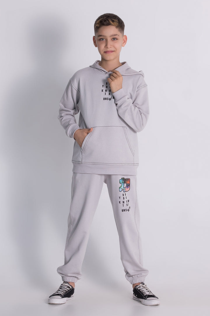 Erkek Çocuk Kapüşonlu Eşofman Takımı Ön ve Sırt Baskılı Cepli Rahat Kalıp