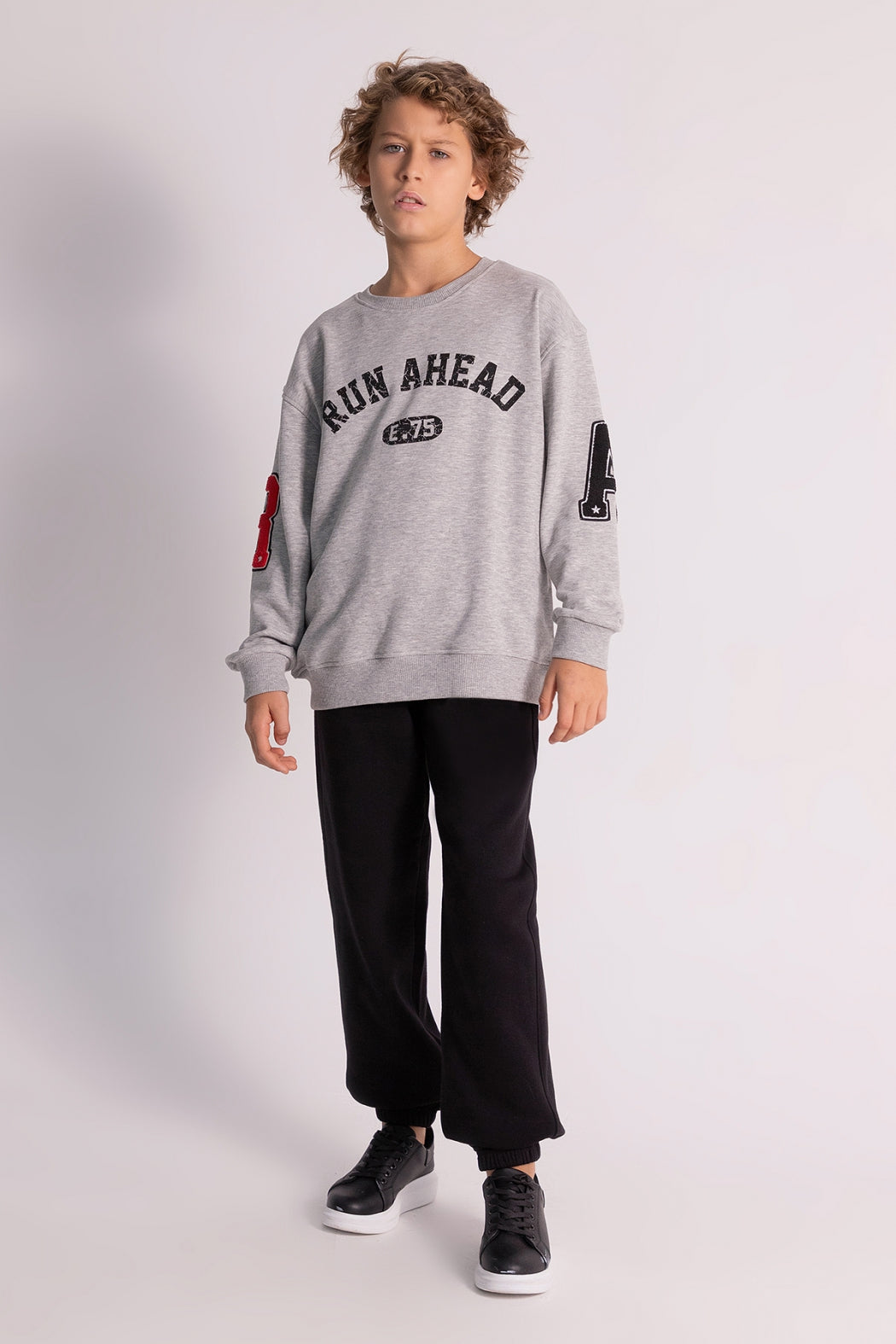 Erkek Çocuk Nakış Detaylı Eşofman Takımı Rahat ve Tarz