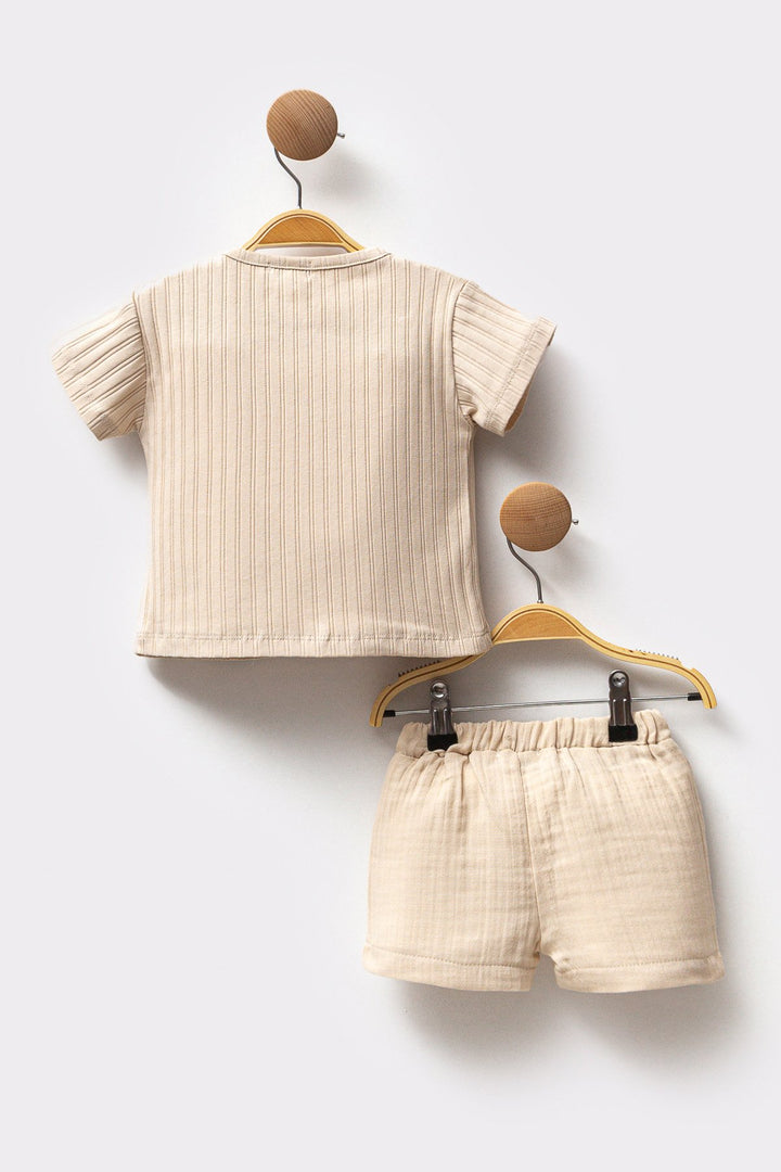 Yazı Nakışlı Fitilli Pamuklu T-shirt Müslin Kumaş Short 2'li Erkek Bebek Takım